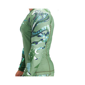 2024 conception professionnelle en gros étiquette personnalisée à la mode demande des clients Rash Guard hommes OEM prix de gros pas cher - Product Image 3