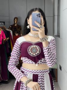 Algodón de rayón puro étnico de alta calidad con espejo y trabajo de cauri Lehenga Choli mujer fabricante de moda de la India - Product Image 2