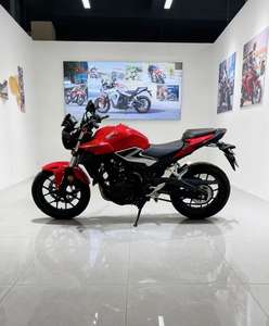 Neuf, sous emballage d'origine !! Motocyclette de rue à essence à deux cylindres H0nda CB400F - Product Image 2