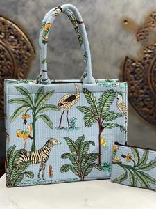 กระเป๋าโท้ทผ้าคอตตอนเนื้อนุ่มสำหรับชายหาดทำมือพิมพ์ลายสวยงามกระเป๋าสะพายไหล่สำหรับผู้หญิงทำด้วยมือ - Product Image 2