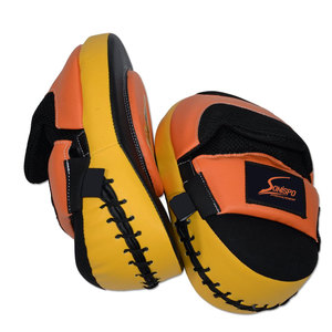 Équipement d'entraînement de mitaines de boxe en cuir de haute qualité pour les arts martiaux et la boxe - Product Image 3