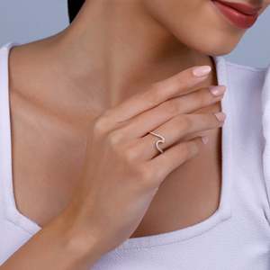 Anillo Vintage Wave Delight con Diamantes en Oro Rosa de 18K con Circonitas y Acabado en Rodio para Joyería de Lujo de 14k - Product Image 2