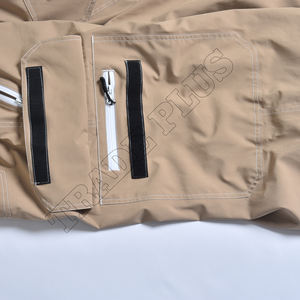 Pantalones de nieve Cargo de invierno beige personalizados de alta calidad con bolsillos utilitarios con cremallera, bucles de cinturón con cordón y rejillas de ventilación - Product Image 5