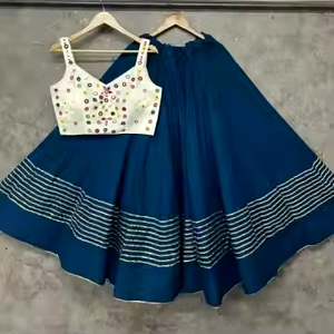 Ropa Festiva de la Mejor Calidad, Ropa Étnica, Lehenga Choli Étnico con Tela Suave y Bordado Precioso - Product Image 1