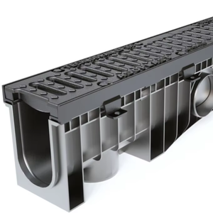 ผลิตในอิตาลี PROMAX 100 รางระบายน้ำกลางแจ้งแบบ HDPE พร้อมตะแกรงเหล็กดัดร่อง D400 ขนาด 18 มม. ระบบยึดติดครบชุด - Product Image 1