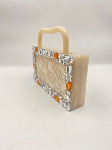 Bolso de Mano Étnico de Resina con Solapa Magnética, Duradero y Moderno para Fiestas - Product Image 4