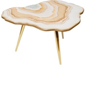 Table basse moderne avec structure en métal et bois et design triangulaire en bois, mobilier écologique pour la maison