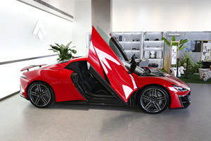 Voiture de sport hybride d'occasion, transmission automatique, conception axée sur les performances, état propre, fournie du Japon - Product Image 5