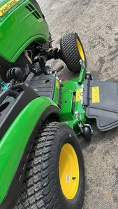 Offre Spéciale John Deer 1026R hydrostatique chargeur frontal tondeuse à quatre roues plateau de coupe John Deer 1026R tracteur compact plateau de coupe - Product Image 5
