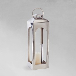 Elegante farol de acero inoxidable diseñado para la decoración del hogar moderno, que ofrece una estructura duradera y un rendimiento duradero en exteriores. - Product Image 3