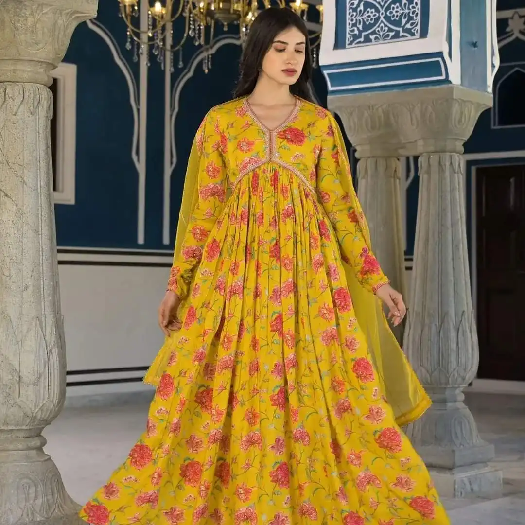 À la mode à la mode femmes longue coton Anarkali broderie Kurti robe avec Dupatta ensemble fête porter décontracté Anarkali robe robe OEM