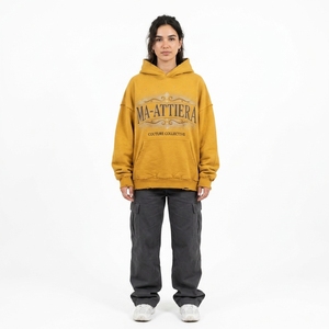 Ensemble streetwear personnalisé pour femme : sweat à capuche oversize jaune moutarde et pantalon cargo noir en molleton de coton – Vente en gros OEM - Product Image 1