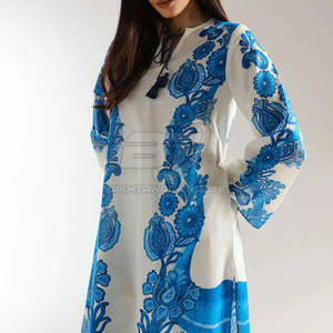 Salwar Kameez Estampado, Atuendo Étnico Moderno, Shalwar Kameez con Estampado Floral Pakistaní para Mujer - Product Image 4