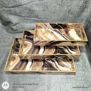 Plateau de service en bois fait main avec finition brillante Plateau décoratif en émail à impression numérique Technologie artisanale de comptage - Product Image 1