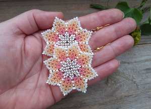 Boucles d'oreilles modernes en perles de verre avec motif turquoise et franges cascade, bijou unique, cadeau de MS Handicraft - Product Image 4