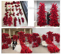 Chemin de table luxueux en roses rouges artificielles en cascade, rangée de fleurs en soie pour arrangements floraux de mariage, décoration d'événements, de fêtes et de banquets