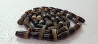 Perles d'agate à bandes sur mesure de qualité supérieure idéales pour les créateurs de bijoux autochtones et adaptées à la revente dans des tailles sur mesure