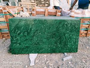 Carreaux de marbre vert indien au design moderne Finition de surface polie pour sol intérieur de villa et d'hôtel Garantie 1 an - Product Image 2