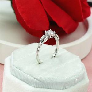 Anillo de Bodas de compromiso de diamante creado en laboratorio hecho a mano de plata de ley 925, joyería delicada minimalista moderna, anillos finos apilables - Product Image 2