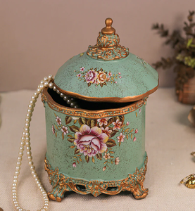 Boîte en métal hexagonale vintage : coffre de rangement en laiton antique, poignée en forme de tête de cheval équestre, accent décoratif unique pour table. - Product Image 4