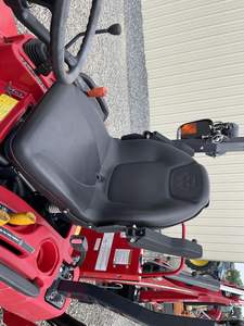 2023 Massey Ferguson GC1725M Alta calidad 4WD Tractor agrícola Retroexcavadora Cargador frontal con cortacésped disponible para la venta - Product Image 4