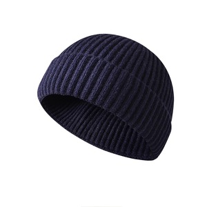 Gorro de invierno duradero Unisex con logotipo bordado de punto Jacquard de color y tela personalizado al por mayor - Product Image 3