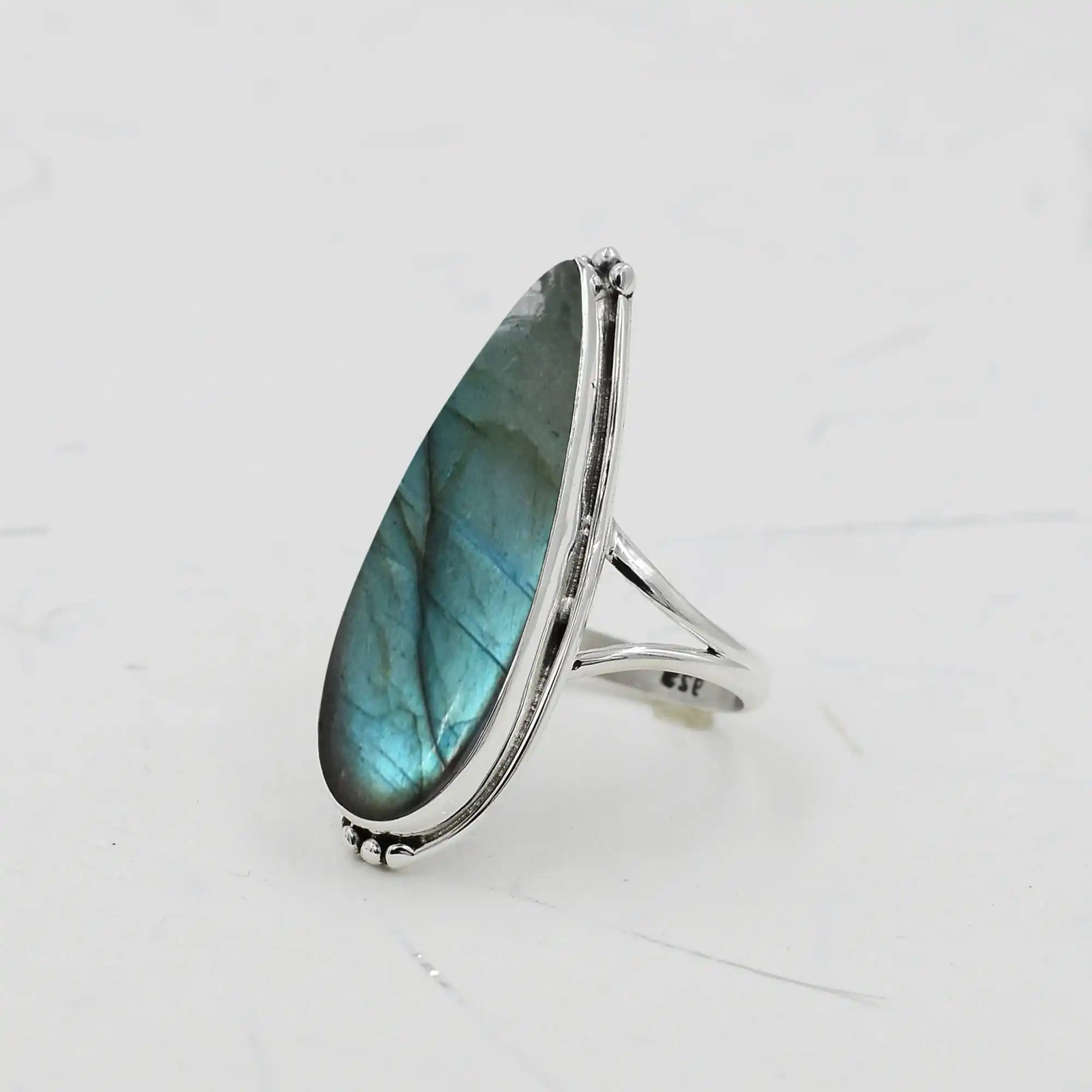 Labradorite cincin biru api cincin alami Labradorite perak perhiasan halus buatan tangan Bezel Set bentuk pir cincin untuk wanita dijual