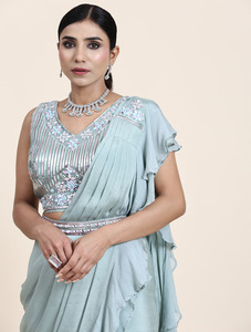 TELA DE CHINNON PURA DE ÚLTIMO DISEÑADOR CON ESTILO DE VOLANTES PALLU Y ESPEJO CON CORREA DE TRABAJO DE CD SAREE - Product Image 4