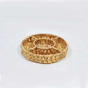 Bandeja Redonda Dividida de Jacinto de Agua Artex Dong Thap para Servir Aperitivos y Almacenar Frutos Secos - Product Image 4