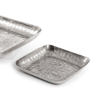 Plateau de service élégant en métal gaufré doré, plateau moderne et élégant, parfait pour une utilisation haut de gamme à la maison et au restaurant - Product Image 6