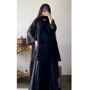 Ssumaira présente une chemise courte en chiffon brodé de qualité supérieure avec un salwar kameez pakistanais indien pour femmes, style Anarkali en soie. - Product Image 5