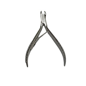 Pince à cuticules et ongles en acier inoxydable, vente en gros, fabriquée au Pakistan - Product Image 1