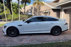 Mercedes-AMG GT53 4 portes, 6 cylindres turbocompressés, modèle 2019, d'occasion haut de gamme - Product Image 2