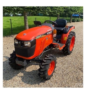 Tracteur agricole compact Kubota B2441 avec performance diesel fiable pour l'agriculture, l'aménagement paysager, la tonte et l'entretien des propriétés - Product Image 6