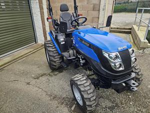 Tracteur agricole Solis 26 HST+(Plus) 4x4 certifié CE/EPA, mini-tracteur diesel 25 CV - Product Image 1