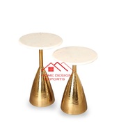 Table d'appoint en métal finition dorée, faite à la main, mobilier décoratif de luxe moderne pour la maison, le salon, le bureau