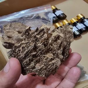 Bois d'agar pur Oud terreux parfumé bois pour une expérience intense - Product Image 1