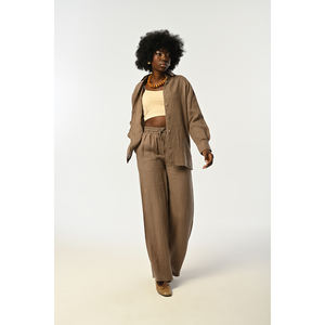 Camicia Oversize da Donna in Lino Color Visone con Dettagli a Bottoni su Maniche e Fianchi - Collezione Design - Product Image 5