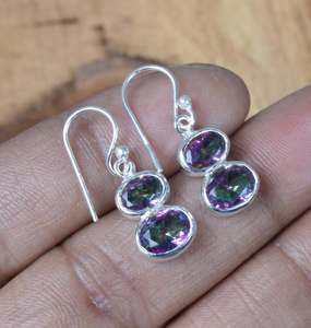 ต่างหูเงินแท้ชุบทองประดับบลูมิสติกโทแพซ ดีไซน์น่ารัก ทำด้วยมือ ของขวัญเครื่องประดับอัญมณีสำหรับผู้หญิง วันเกิด วันครบรอบ - Product Image 4