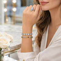 Ensemble de bijoux en pierres précieuses colorées, collection de bracelets et de bagues étincelantes, accessoire de mode élégant, cadeau