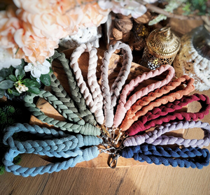 Llavero de Macramé Hecho a Mano de Moda - Product Image 1