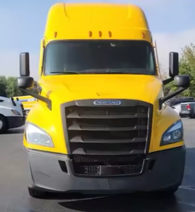 Camion semi-remorque Cascadia 126 Sleeper d'occasion, modèle 2022 - Cabine intégrale 72, 455 CV, boîte automatique 12 vitesses - Product Image 6