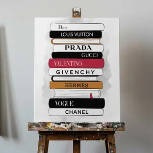 Pile de livres à motifs abstraits tendance - Product Image 2