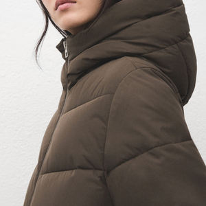 Chaqueta Acolchada para Mujer OEM, Chaquetas de Nailon Suave de Moda, Tejido Transpirable, Precio Económico, Chaquetas OEM Cómodas, Asequibles y Acogedoras - Product Image 4