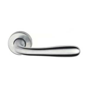 Maniglia a goccia 1/2 in cromo satinato per porta destra - Product Image 1
