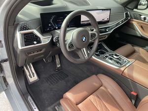 รถ SUV ปี 2025 X7 M60i AWD สภาพดีเยี่ยม สะอาดมาก ระบบขับเคลื่อนอัตโนมัติ 8 สปีด เครื่องยนต์ V8 523 แรงม้า - Product Image 2