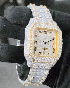 นาฬิกาข้อมือควอตซ์ผู้ชายสุดหรู ลดราคาพิเศษ ตัวเรือนสแตนเลสทรงเหลี่ยม ประดับเพชรโมอิสซาไนต์ VVS คุณภาพสูง ดีไซน์นักดำน้ำ แฟชั่นสไตล์ฮิปฮอป หน้าปัดกระจก - Product Image 1