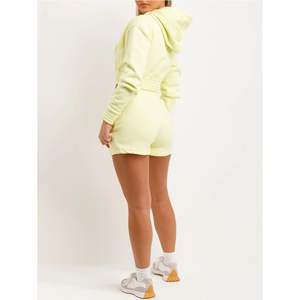 Ensemble de survêtement pour femmes de qualité supérieure, sweat-shirt et short assortis - Product Image 2