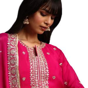 Ensemble de palazzo Kurta à paillettes rose foncé à Chinon vente en gros de vêtements ethniques pour femmes OEM fournisseur d'usine de vêtements de fête - Product Image 5