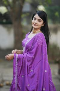 Vêtements de mariage Chinon avec Zari et broderie de fil Lehenga Choli Fabricant et fournisseur de Surat - Product Image 3